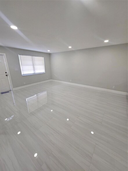 Building Photo - 4072 SW 51st St