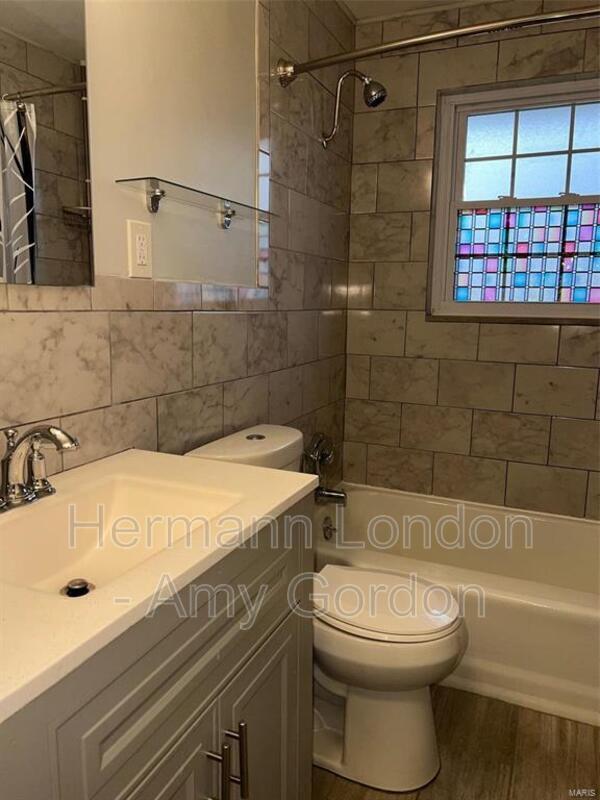 Building Photo - 8113 Parkwood Dr