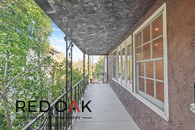 Building Photo - 2421 California Ave