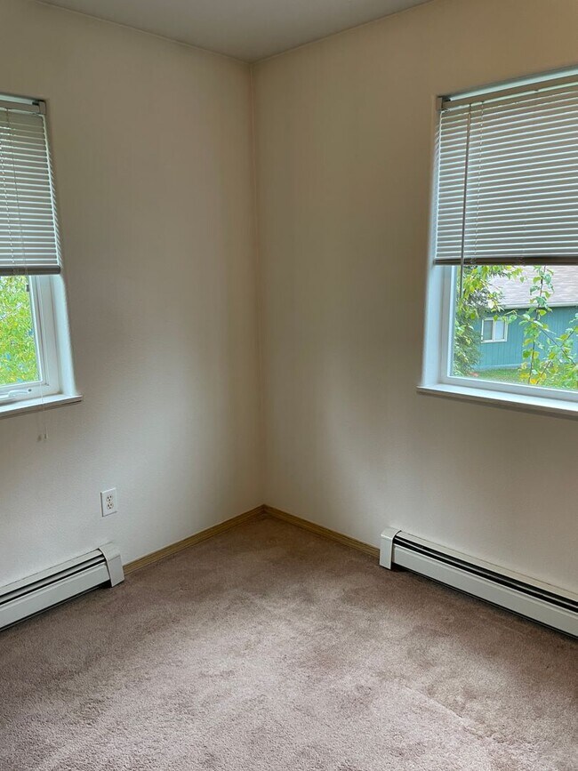 Building Photo - 4936 Princeton Dr