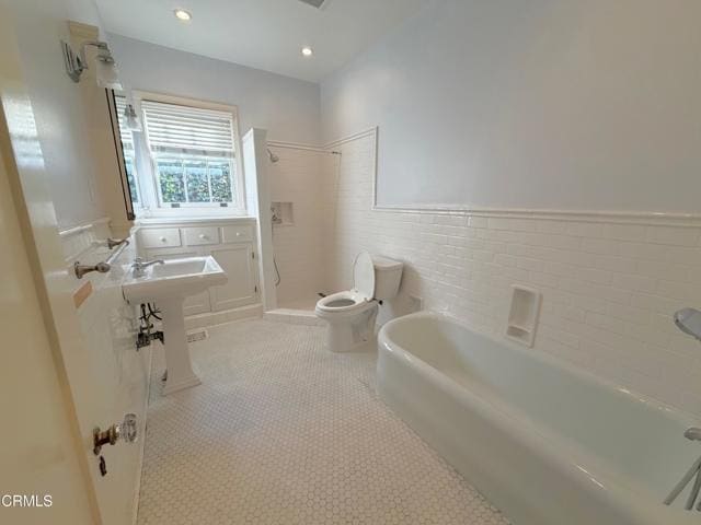 Building Photo - 590 S Oakland Ave