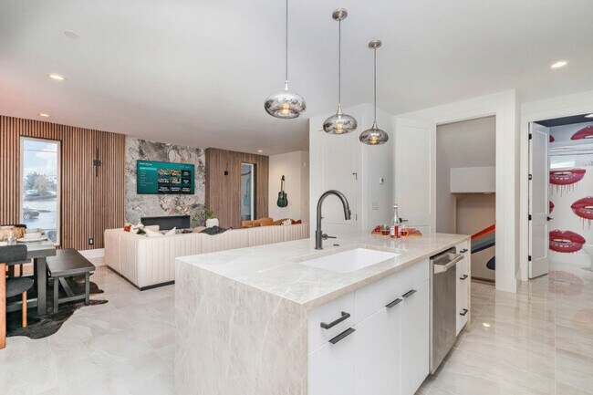 Building Photo - 48 Fern Ave