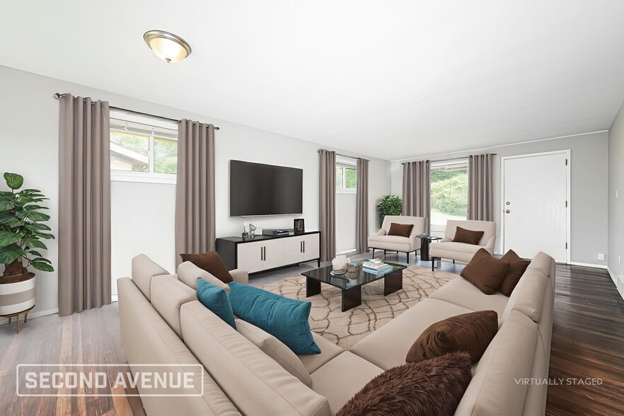 Building Photo - 642 Garden City Dr