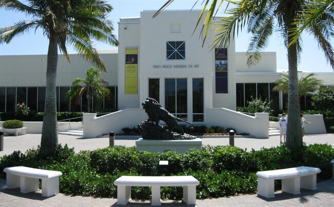 Building Photo - 800 Coquina Ln
