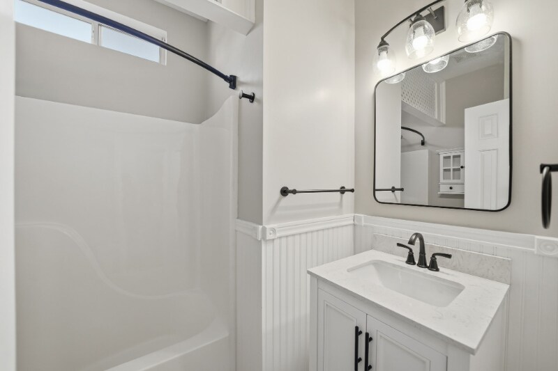 Building Photo - 202 Evergreen Trce