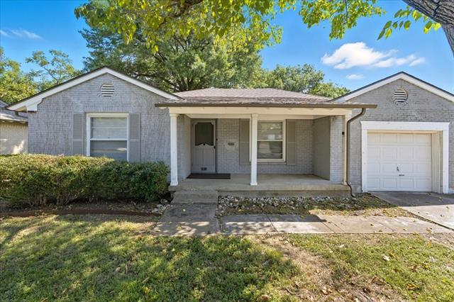 Building Photo - 6902 E Mockingbird Ln