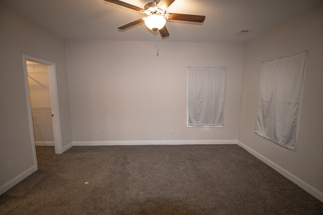 Building Photo - 603 N Kevin Ct