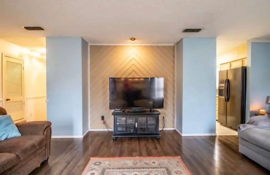 Building Photo - 2322 77th St