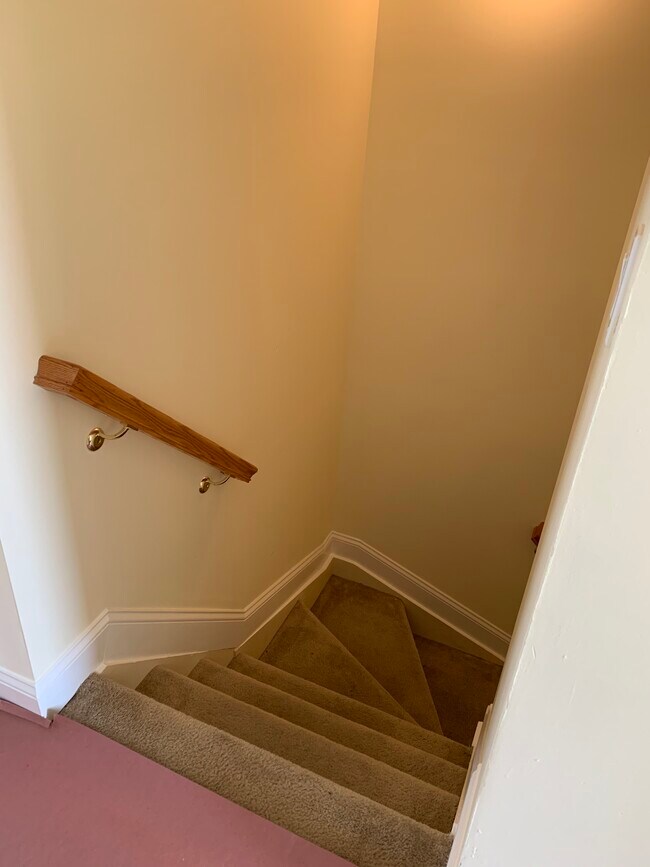 Building Photo - 104 Cove Ct