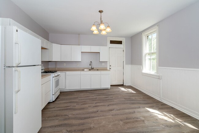 Building Photo - 2 bedroom home in Carlisle!