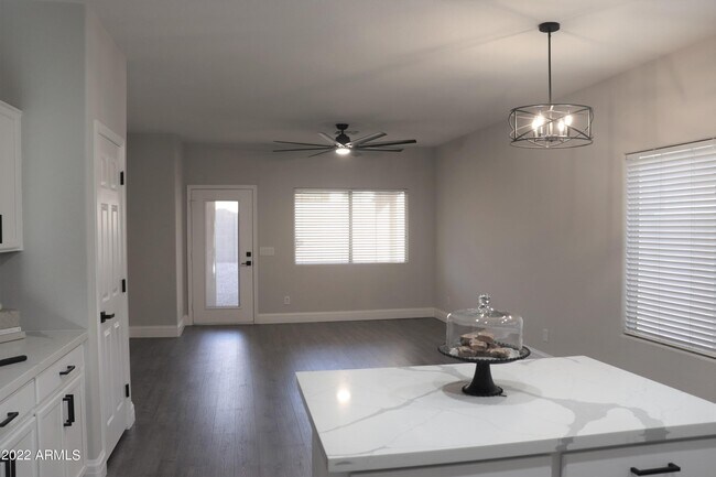 Building Photo - 3649 S Loback Ln