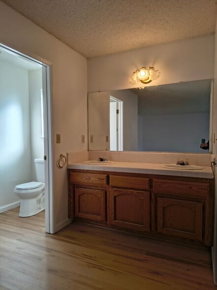 Building Photo - 1475 Godell St