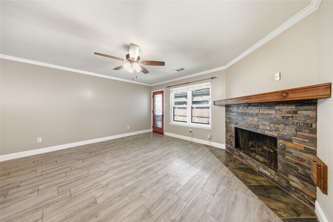 Building Photo - 13506 Spring Ct