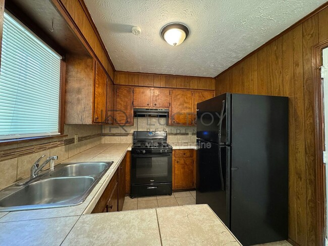Building Photo - 6731 George Washington Dr