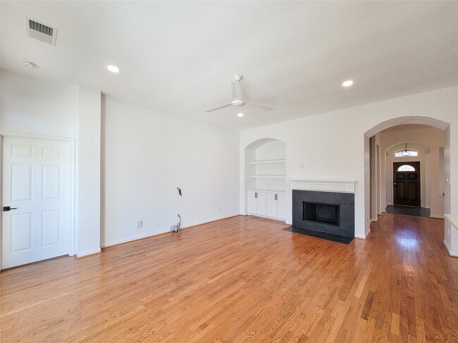 Building Photo - 8402 Major Blizzard Dr