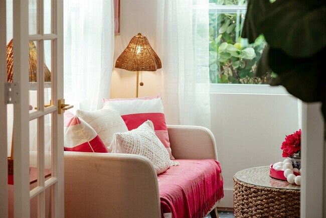 Building Photo - 610 38th St