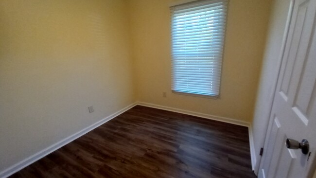 3rd Bedroom - 525 Cedar Wood Ct