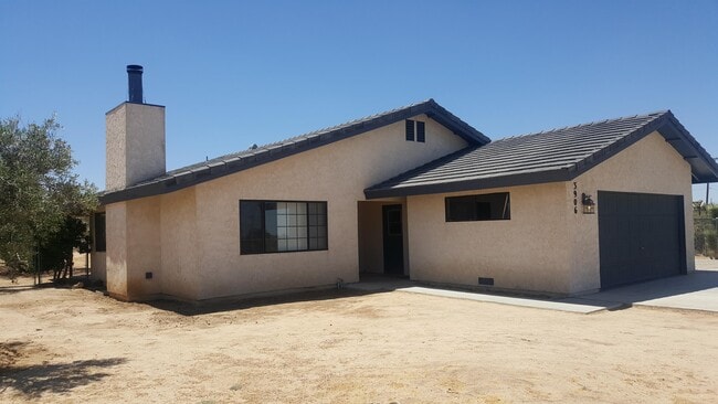 Building Photo - 3906 Balsa Ave