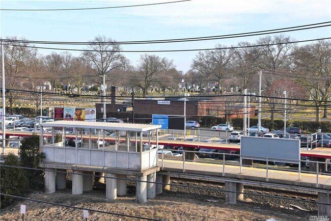 Building Photo - 130 Post Ave