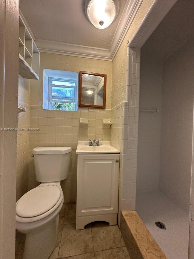 Building Photo - 2446 Johnson St