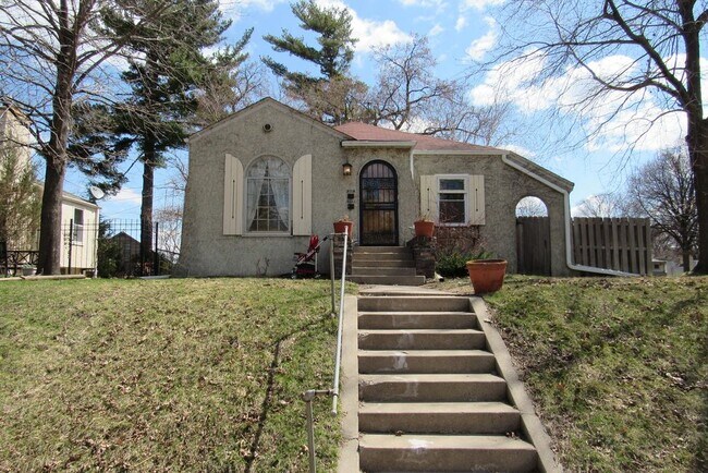 Front of Duplex - 5049 44th Ave S