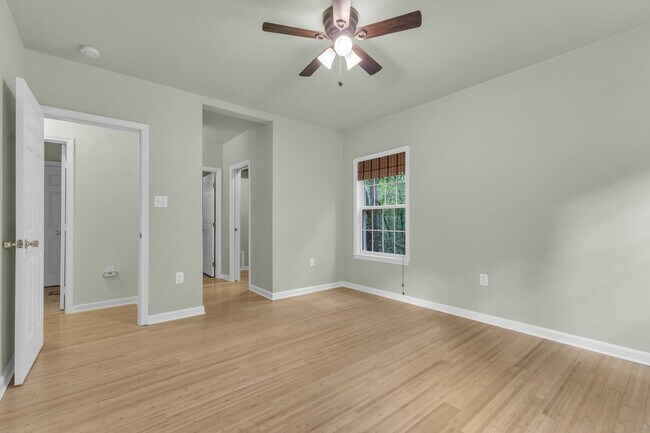 Building Photo - Peaceful Country Home Close to Chapel Hill
