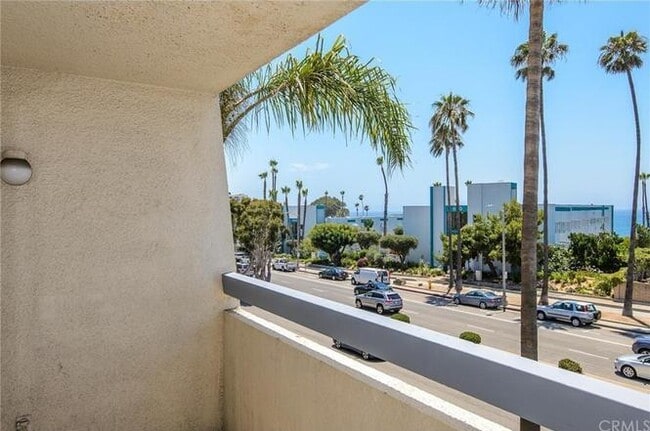 Building Photo - Ocean View Corner Unit Condo w/Balcony+Jac...