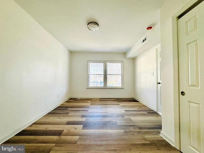 Building Photo - 552 Merchant St