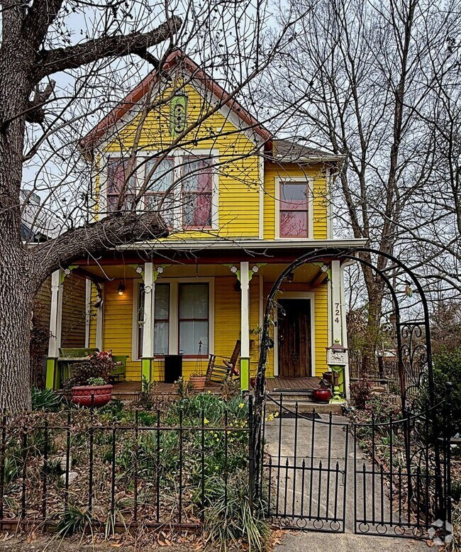 Building Photo - Short term fully furnished rental in Knoxv...