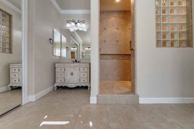 Building Photo - Luxury 4-Bedroom Home in El Dorado Hills Exclusive Serrano Community!