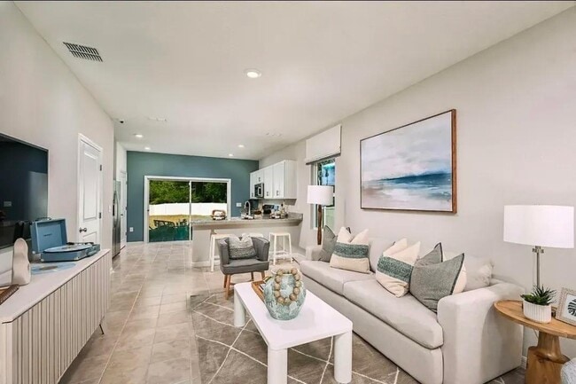 Building Photo - 7268 Sabal Ter