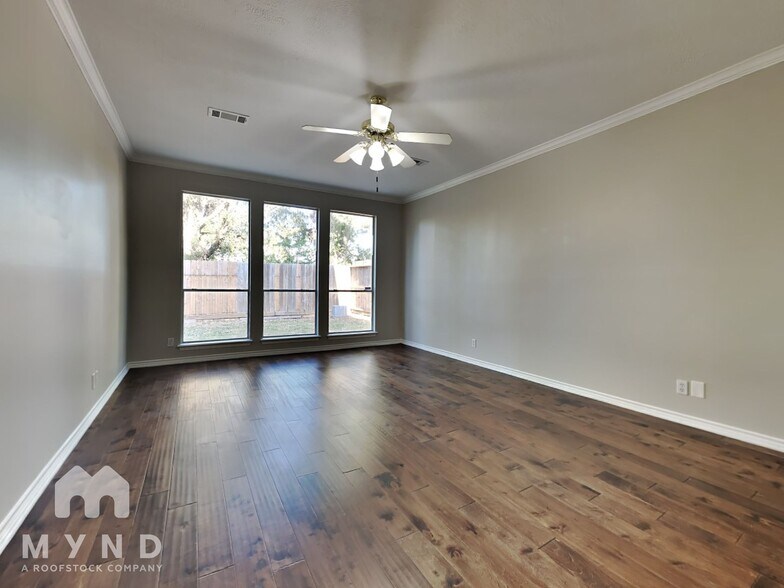 Building Photo - 14226 Reissen Ln