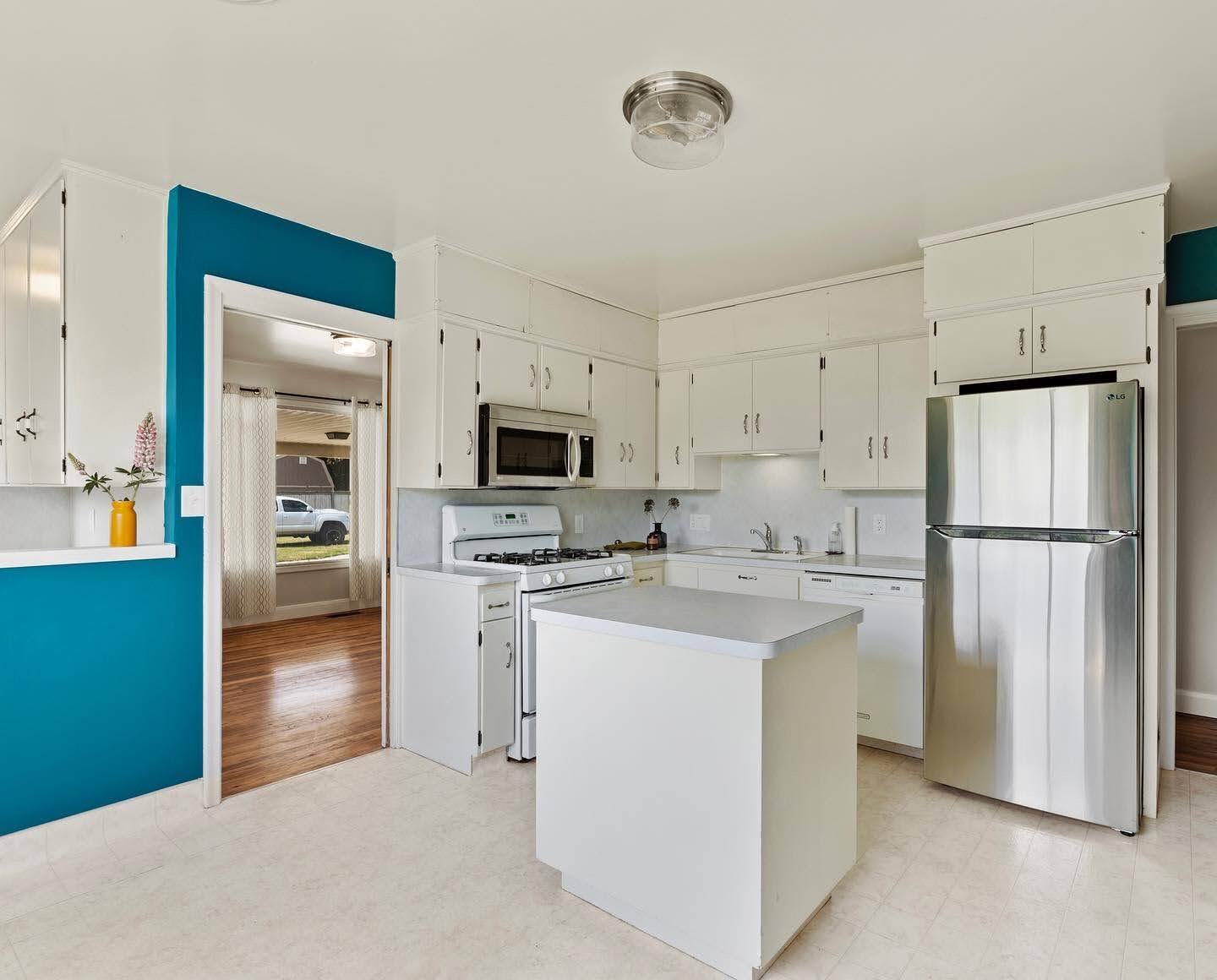 kitchen - 140 N 700 E