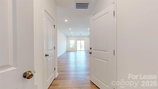 Building Photo - 761 Earhart St NW