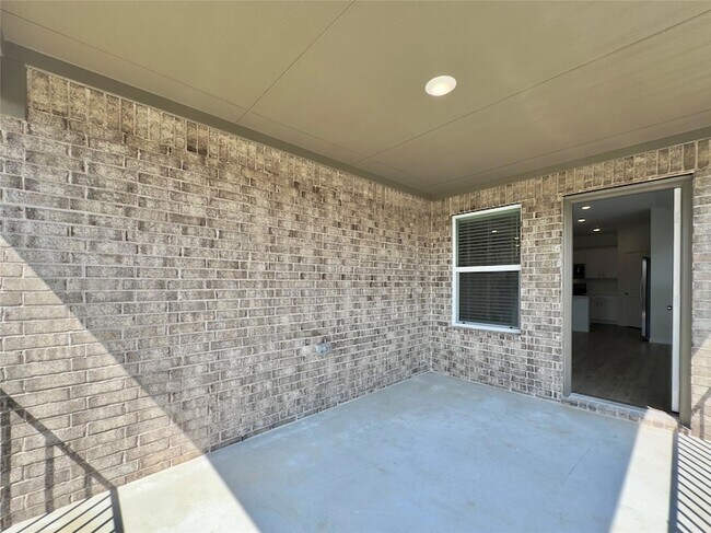 Building Photo - 1921 Buntline Hitch Dr