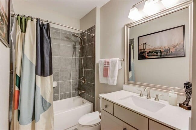 Building Photo - 1450 Edgebrook Ct NE