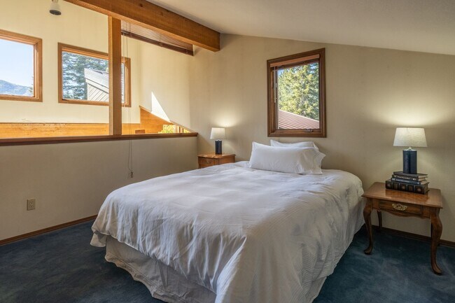 Building Photo - 283 Monterey Pine Rd