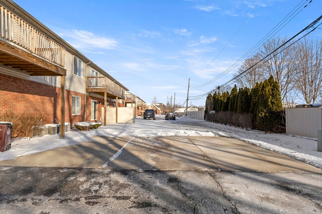 Building Photo - 13165 Turnberry