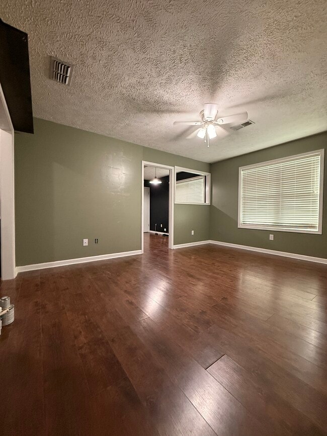 Building Photo - 5 Markwood Ln