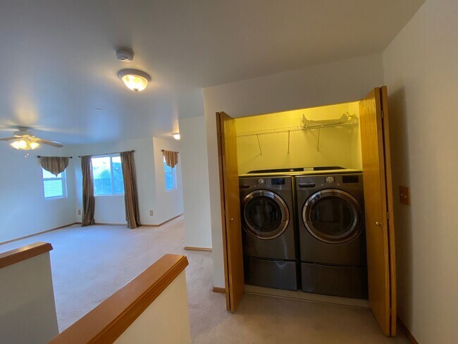 Building Photo - Large Dupont Home ~ Northwest Landing Comm...