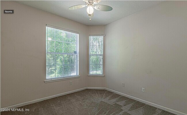 Building Photo - 7801 Point Meadows Dr