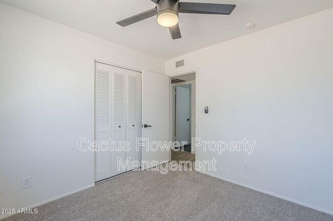 Building Photo - 1708 W Estrella Dr