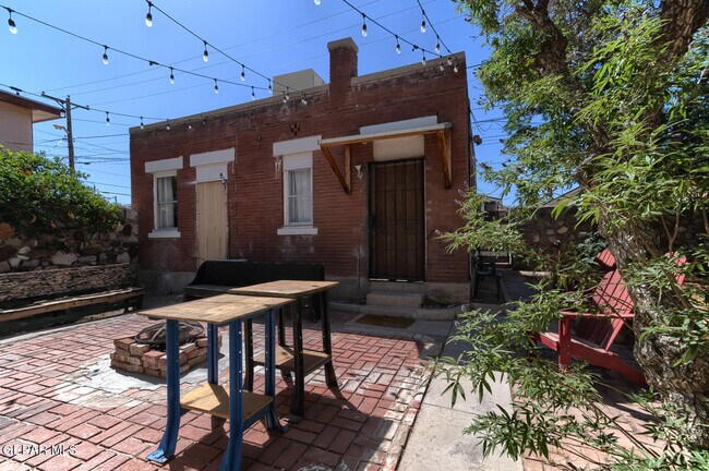 Building Photo - 1305 E Rio Grande Ave