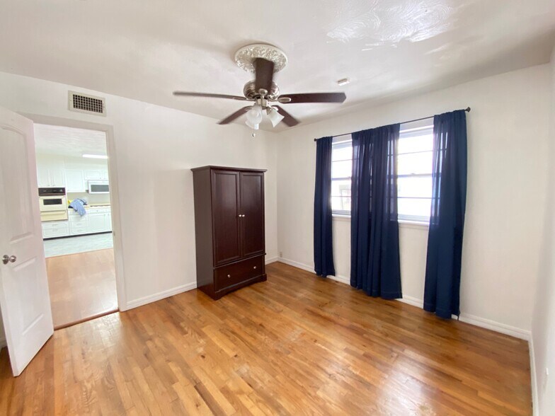 Building Photo - 5414 S Land Ave