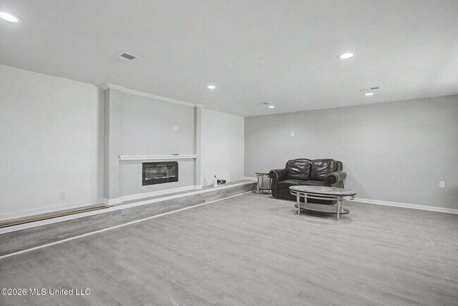Building Photo - 3 bed close to D'Iberville!
