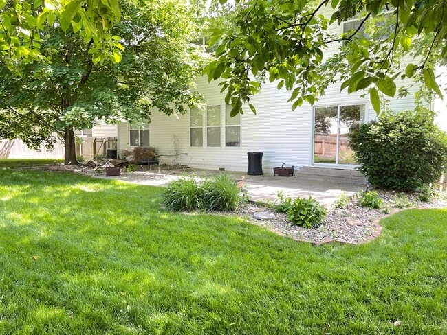 Building Photo - Beautiful 4 bed 2.5 bath 3000+sq ft