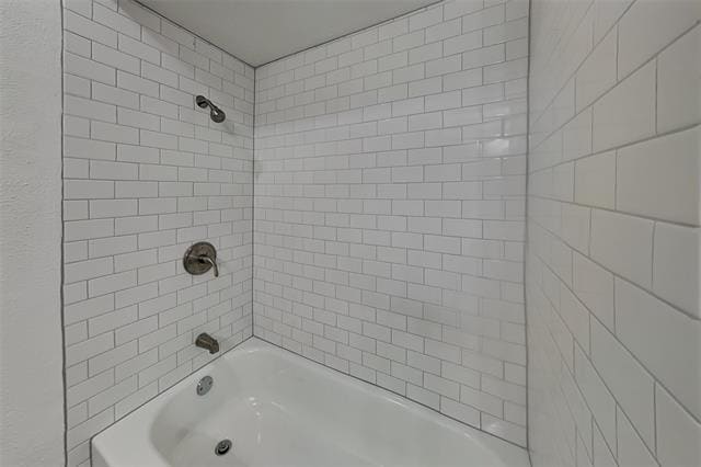 Building Photo - 7624 Oak Garden Trail