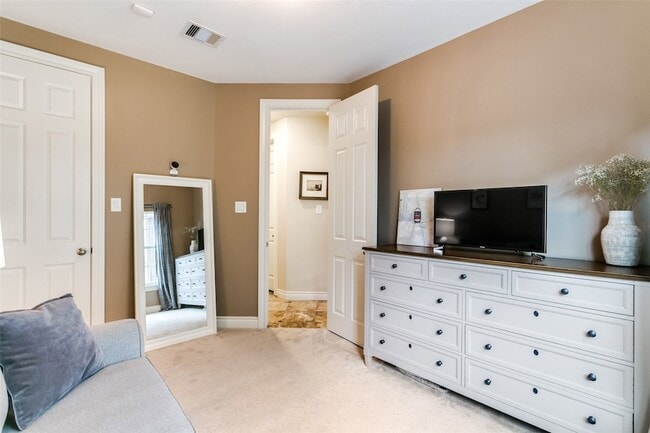 Building Photo - 5742 Kiam St