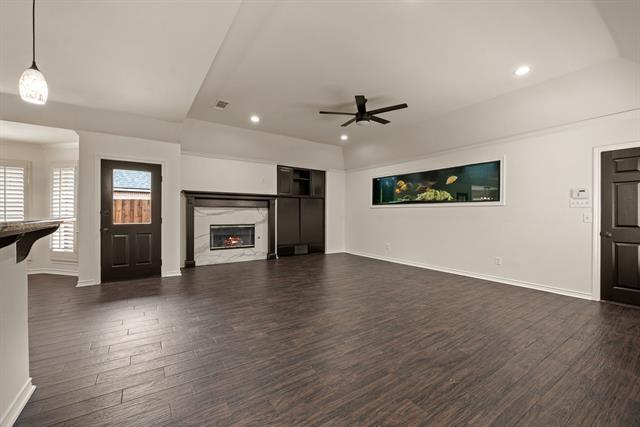 Building Photo - 2101 Tarrant Ln