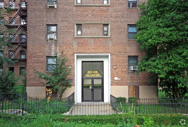 Entrance - The Noll & Grove